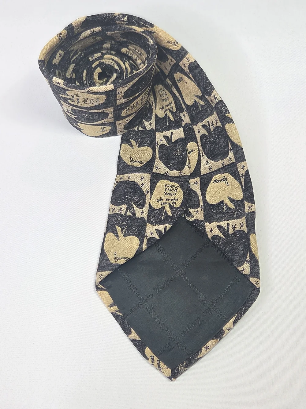 Ermenegildo Zegna Mens Halloween Theme Beige/Black Apple Motif Silk Tie 3.85x59